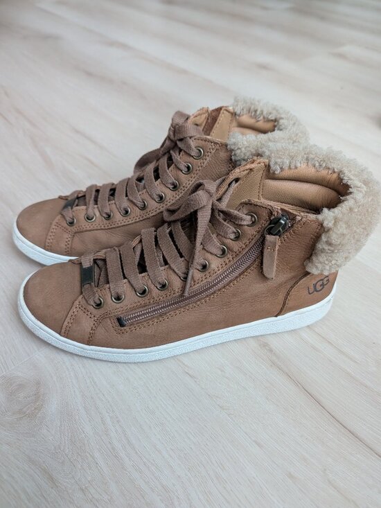 UGG Shoes - UGG Olive Genuine Shearling Cuff Sneaker (Women) Size 9, CHESTNUT NUBUCK LEATHER